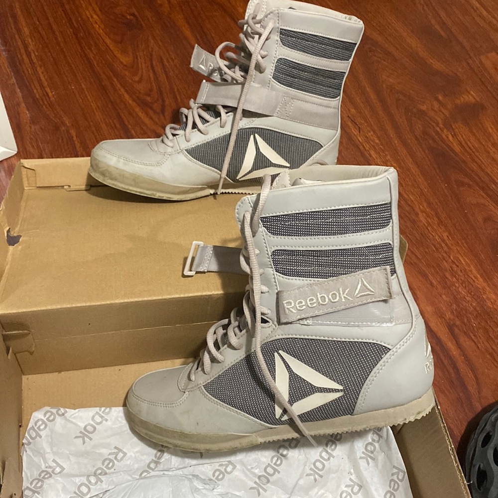Reebok boxing boot